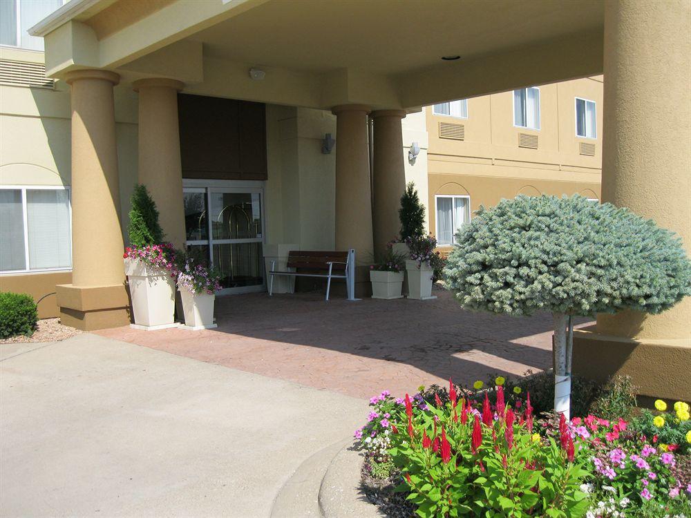 Holiday Inn Express Hotel & Suites Burlington, An Ihg Hotel Exterior foto