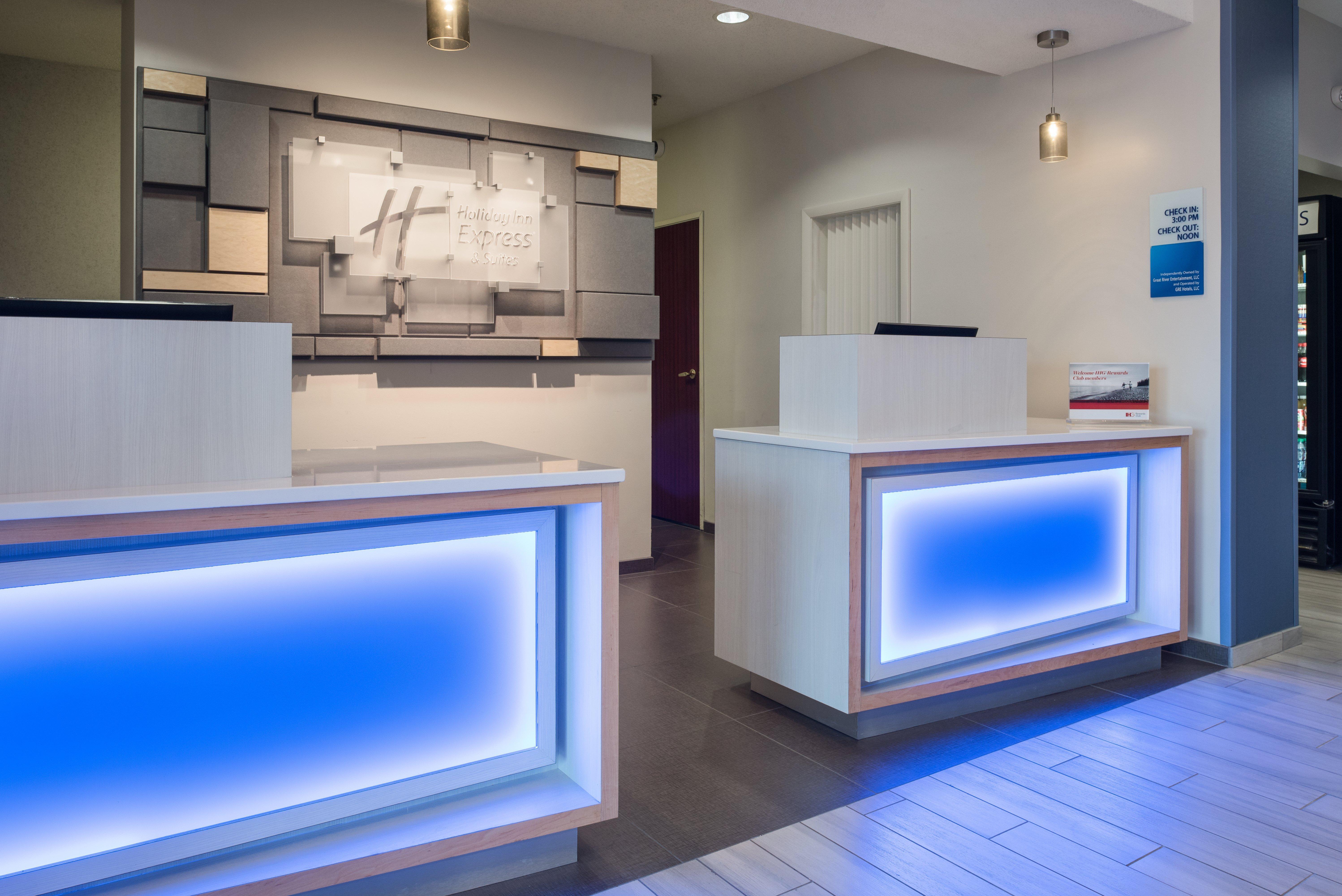 Holiday Inn Express Hotel & Suites Burlington By Ihg Exterior foto