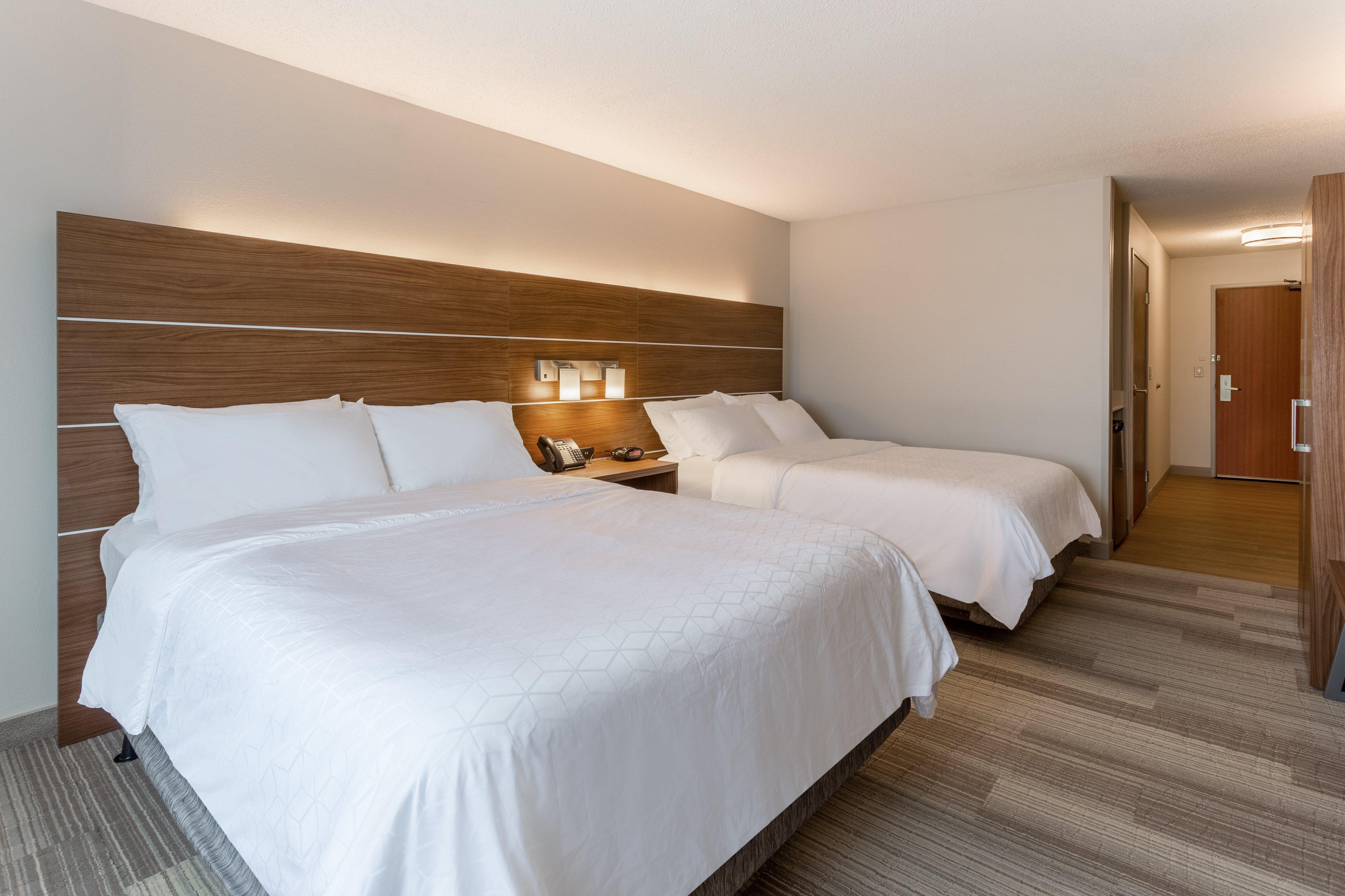 Holiday Inn Express Hotel & Suites Burlington By Ihg Exterior foto